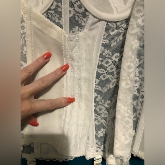 Va Bien Strapless Corset Bustier with Garters - Picture 8 of 16